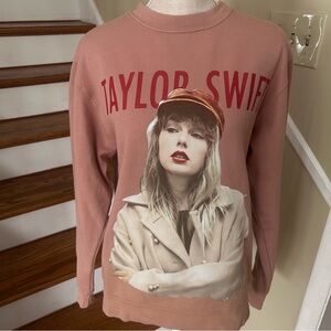 Taylor Swift Red Taylor’s Version Crewneck Sweatshirt Pink L graphic Concert